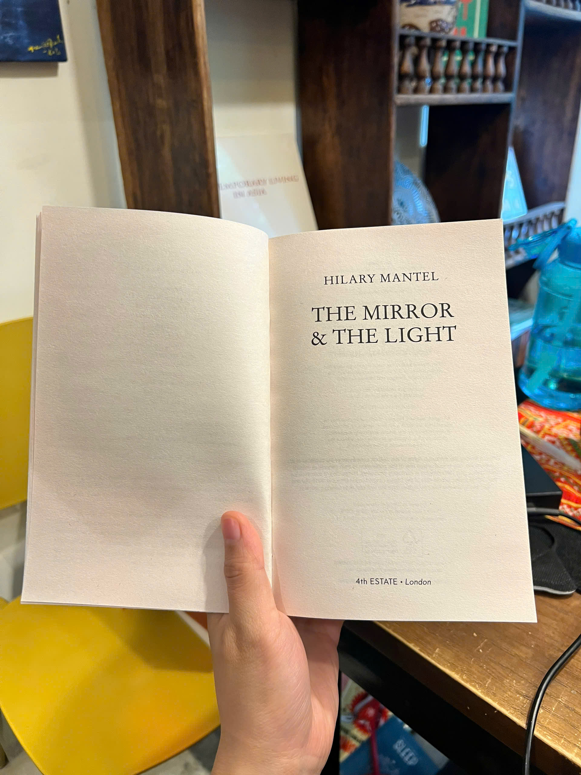 Sách - The Mirror &amp; the Light - Hilary Mantel | Historical Fiction / Booker Prize Winner / Ngoại văn