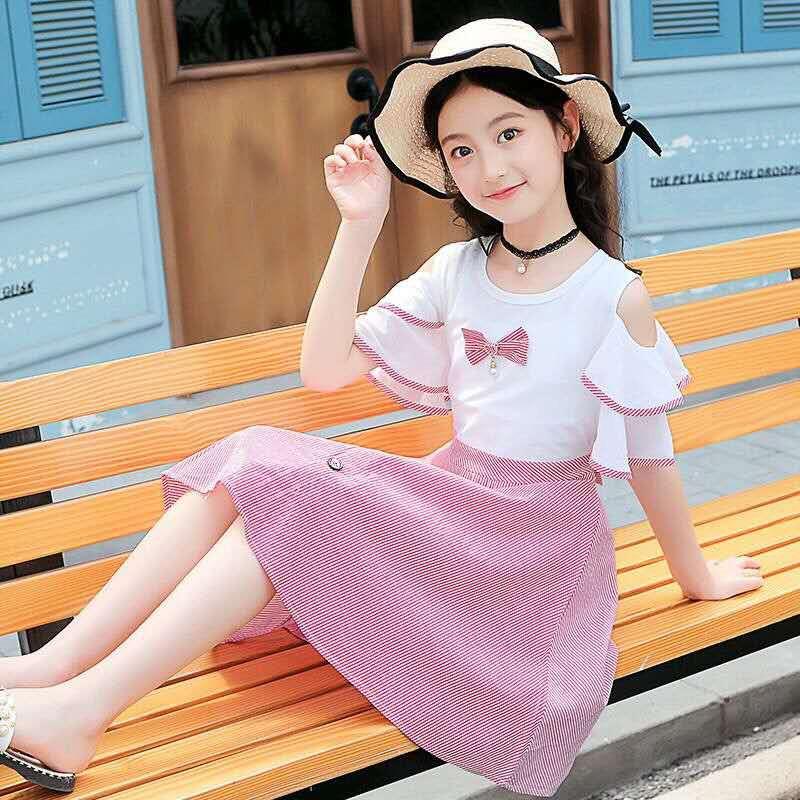 Váy trễ vai phối màu chân váy xòe kiểu dáng thời trang