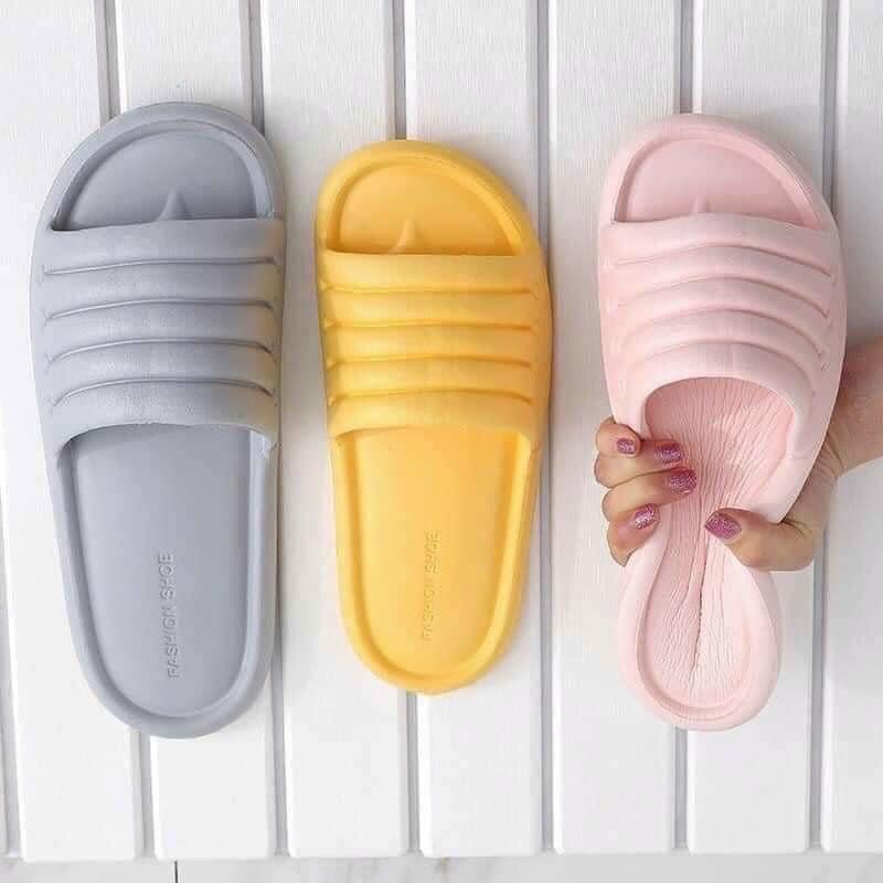 Dép xốp siêu nhẹ đi trong nhà giao màu ngẫu nhiên theo giới tính