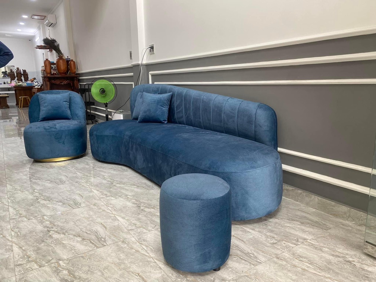 Bộ sofa băng dài 2m Tundo kèm ghế đơn xoay và đôn tròn BOMBI