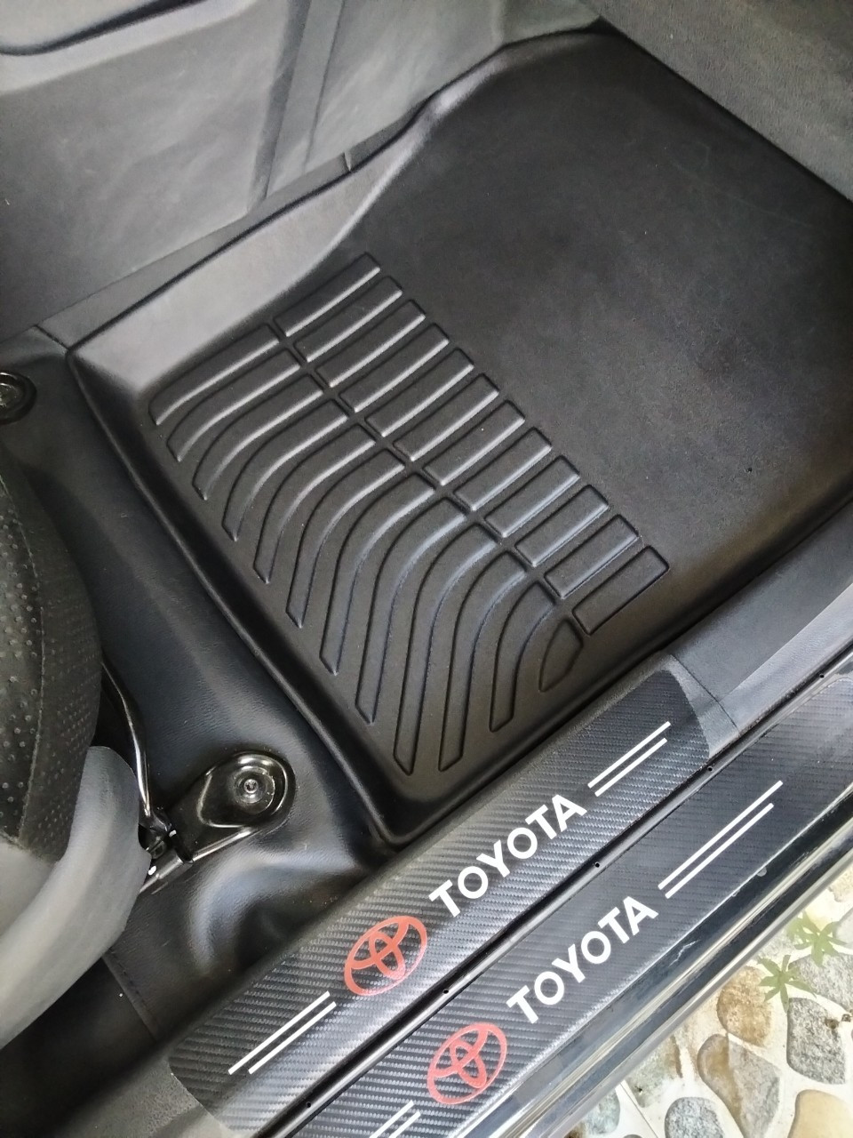 Thảm lót sàn xe ô tô Toyota Veloz/ Avanza 2022 Nhãn hiệu Macsim chất liệu nhựa TPE hàng loại 2
