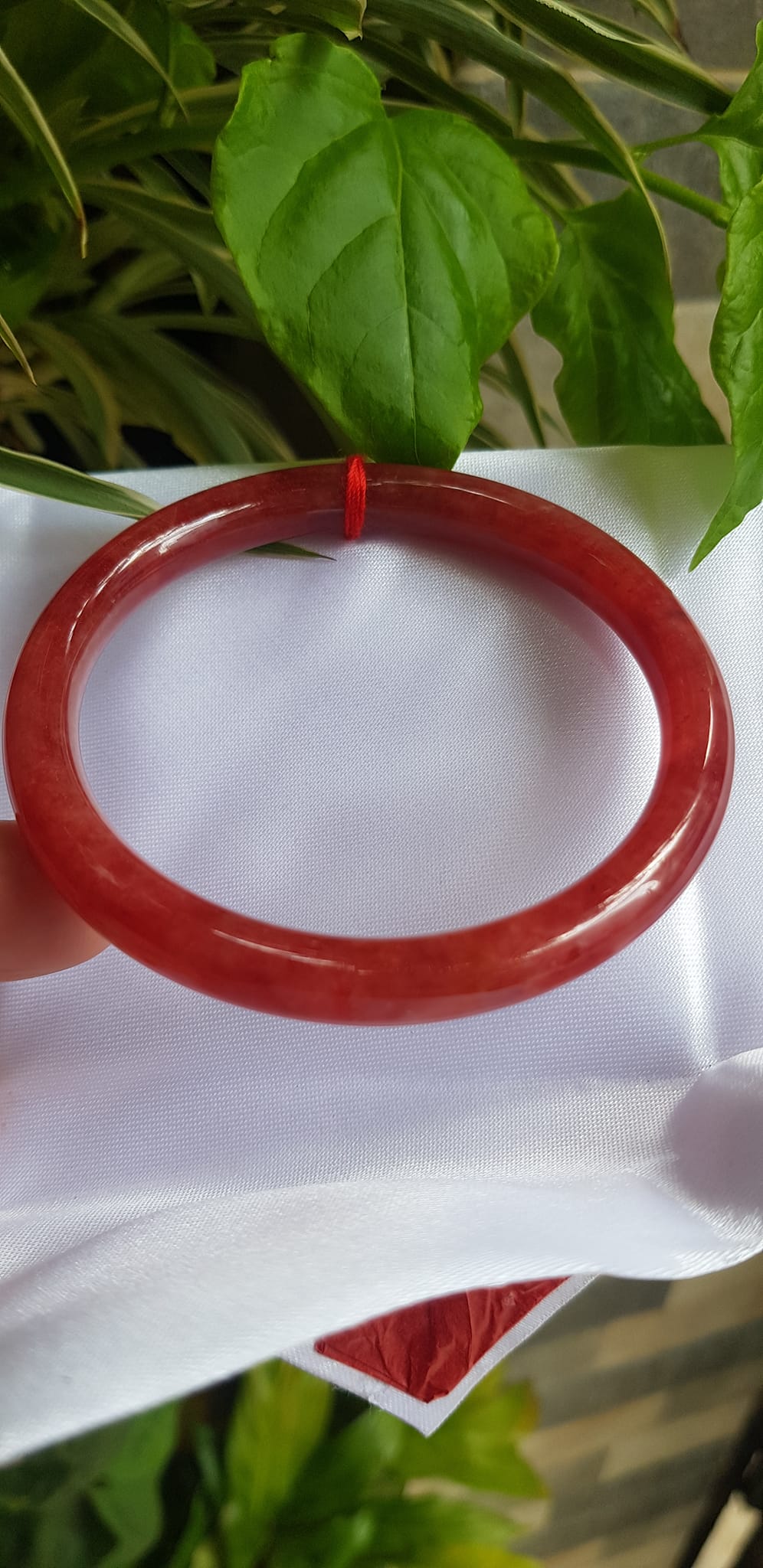 Vòng Cẩm Thạch Đỏ đẹp 58mm x chột 7mm màu đỏ đậm bóng là màu chiến thắng chuẩn hợp nữ mạng hỏa mạng thổ 55kg - 68kg đeo đẹp tay may mắn tốt sức khỏe công việc rực rỡ tài lộc ạ