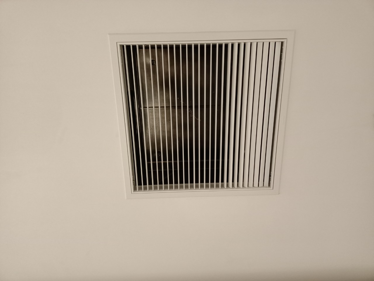 Cửa gió hồi nan bầu dục 600x600, cửa gió hồi điều hòa âm trần nhôm sơn tĩnh điện