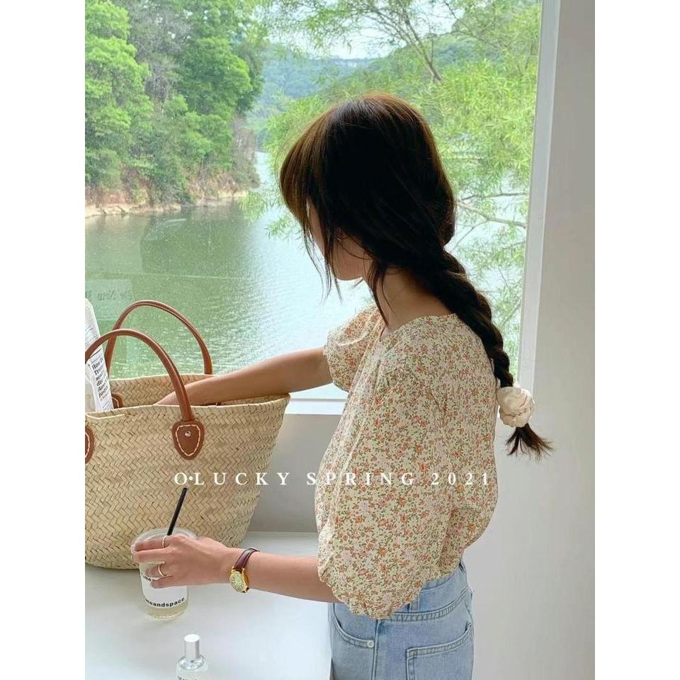 Áo hoa tay phồng nhẹ dáng chữ A