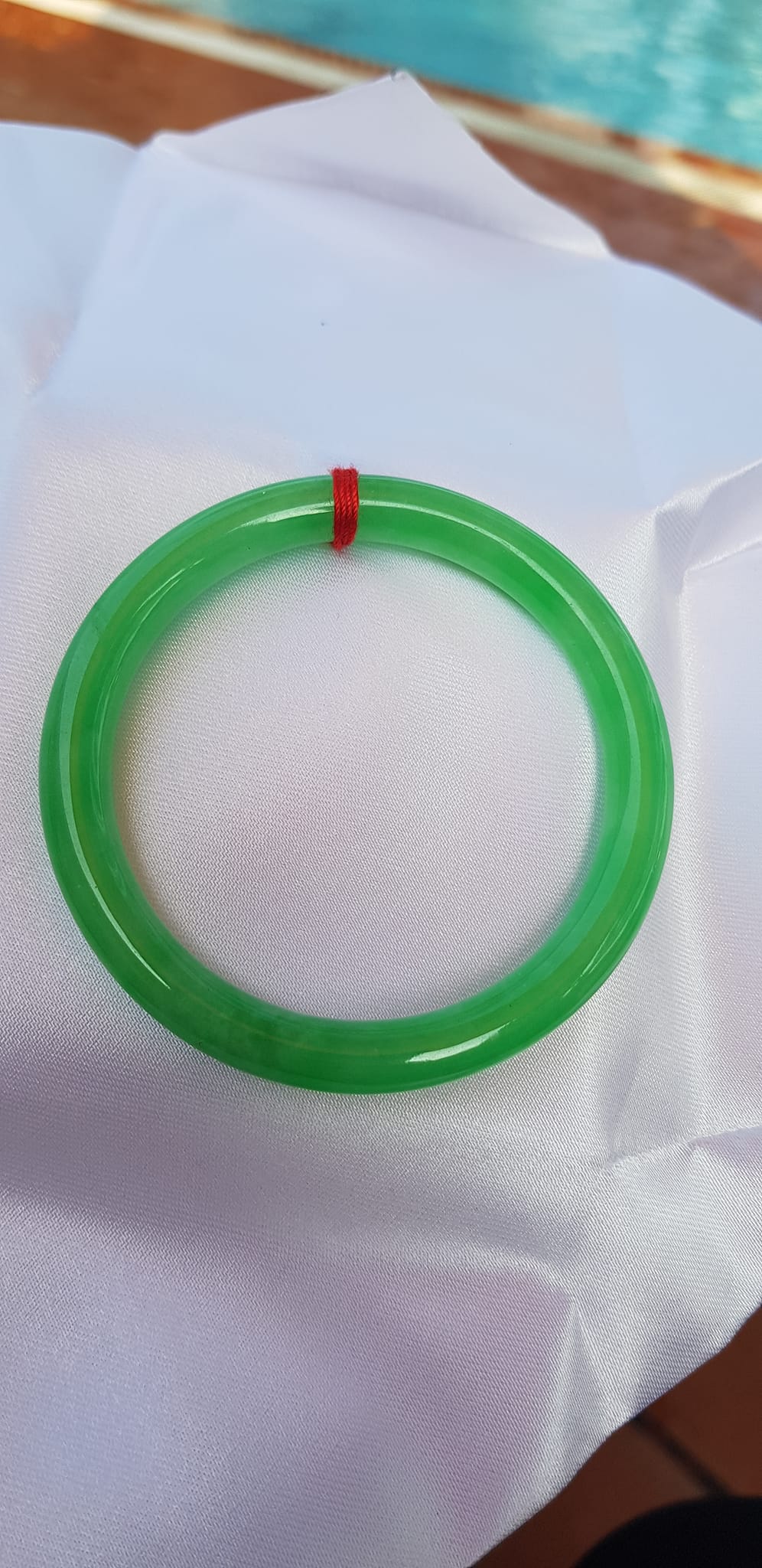 Vòng cẩm thạch Mới Lý 52mm x 7mm Vòng Xanh lá tươi 52kg - 56kg Nữ mệnh Mộc mệnh Hỏa Thủy đeo ạ