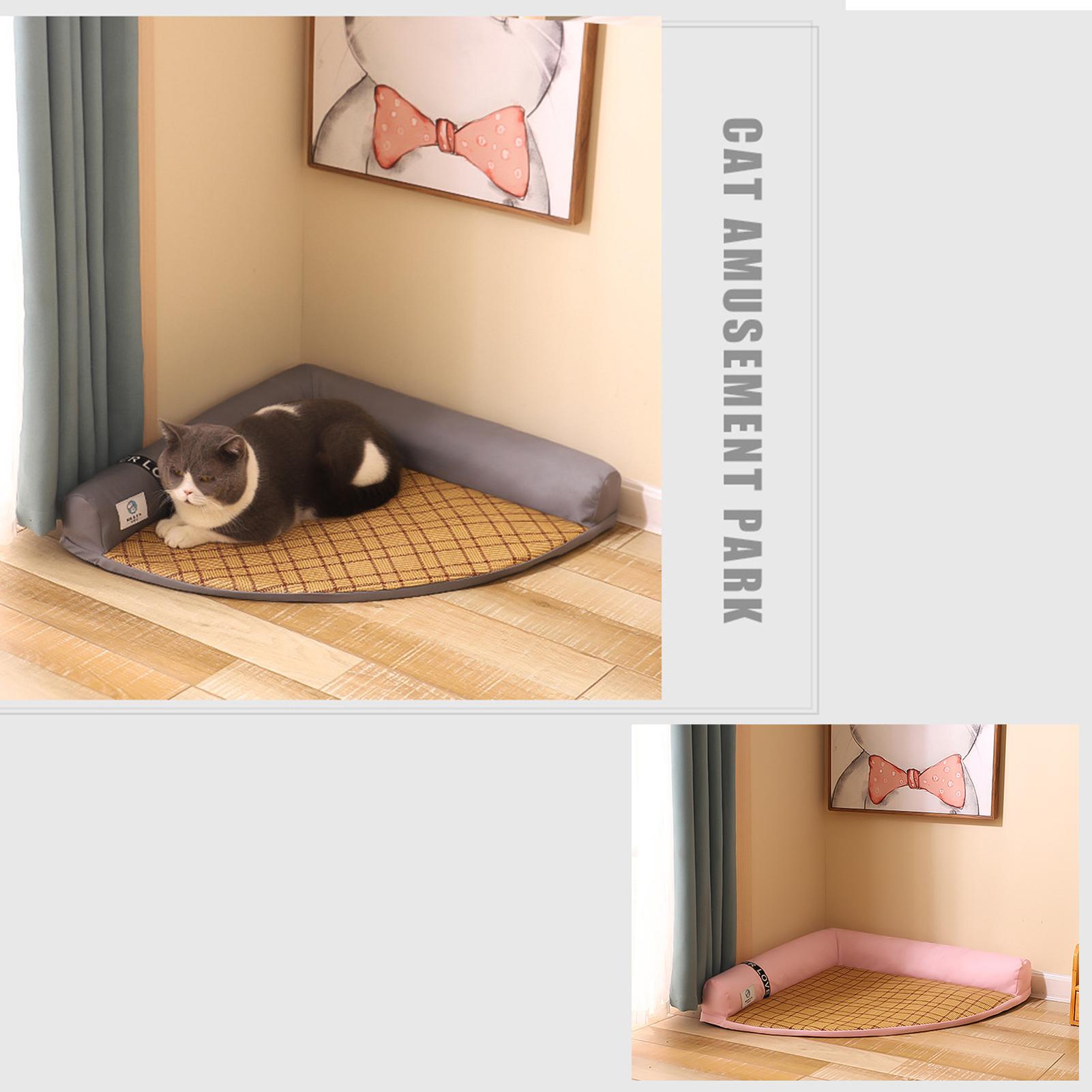 Thảm mùa hè cho chó mèo thiết kế hình tam giác, Chất liệu cao cấp Chống xước và dễ lau chùi.Bề mặt có thể hấp thụ nhiệt và mồ hôi