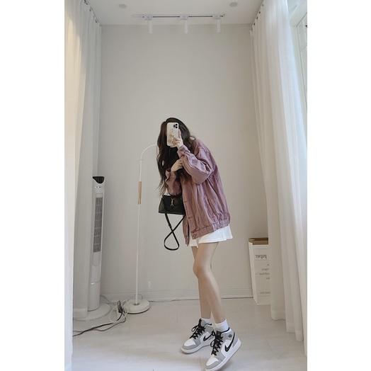 Áo denim hồng lạ