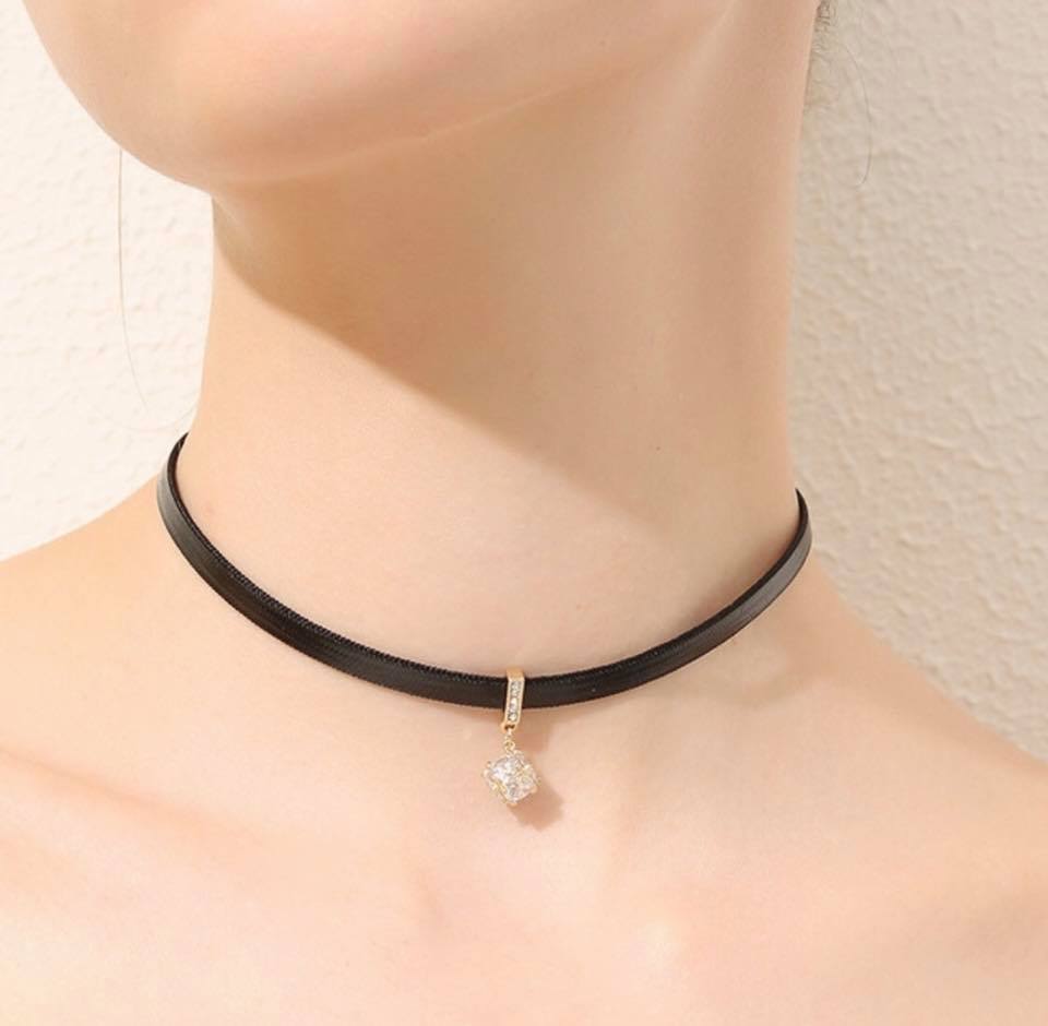 Dây đeo cổ, choker phối mặt hạt đá, thiết kế sang trọng, dễ phối thời trang, kèm ảnh shop chụp