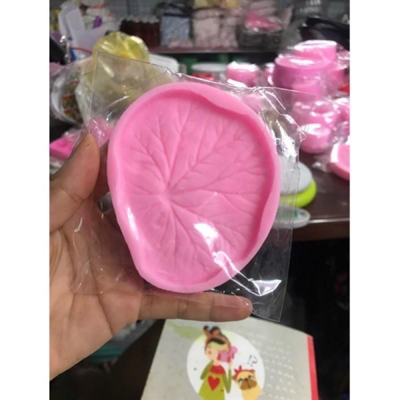 Khuôn Silicon Lá Sen 9*8 Cm Có Gờ