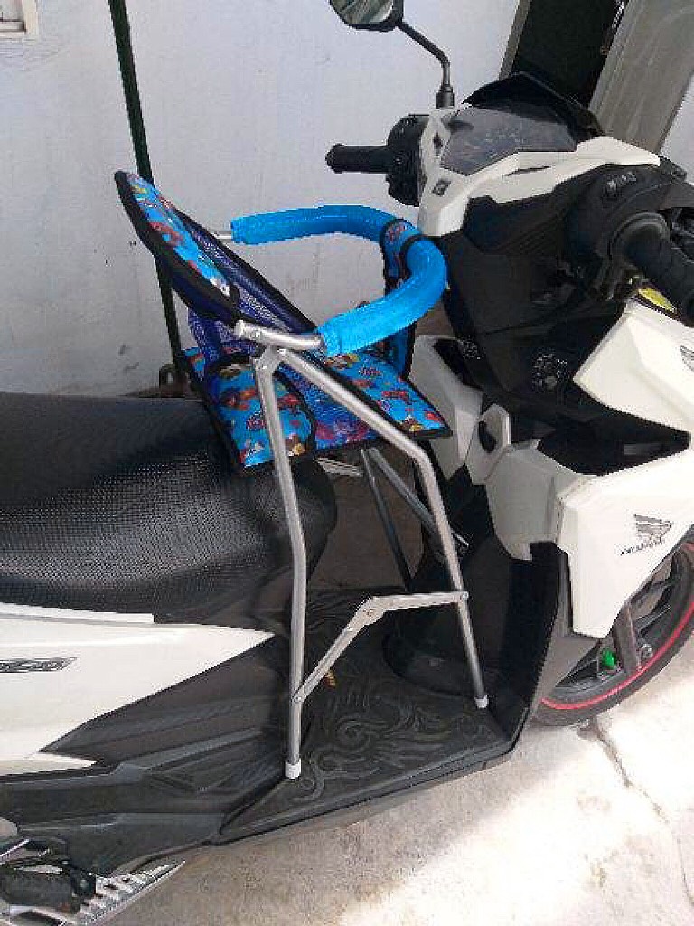 Ghế ngồi xe máy Vario cho bé , GHẾ GA XẾP SẮT SƠN TĨNH ĐIỆN