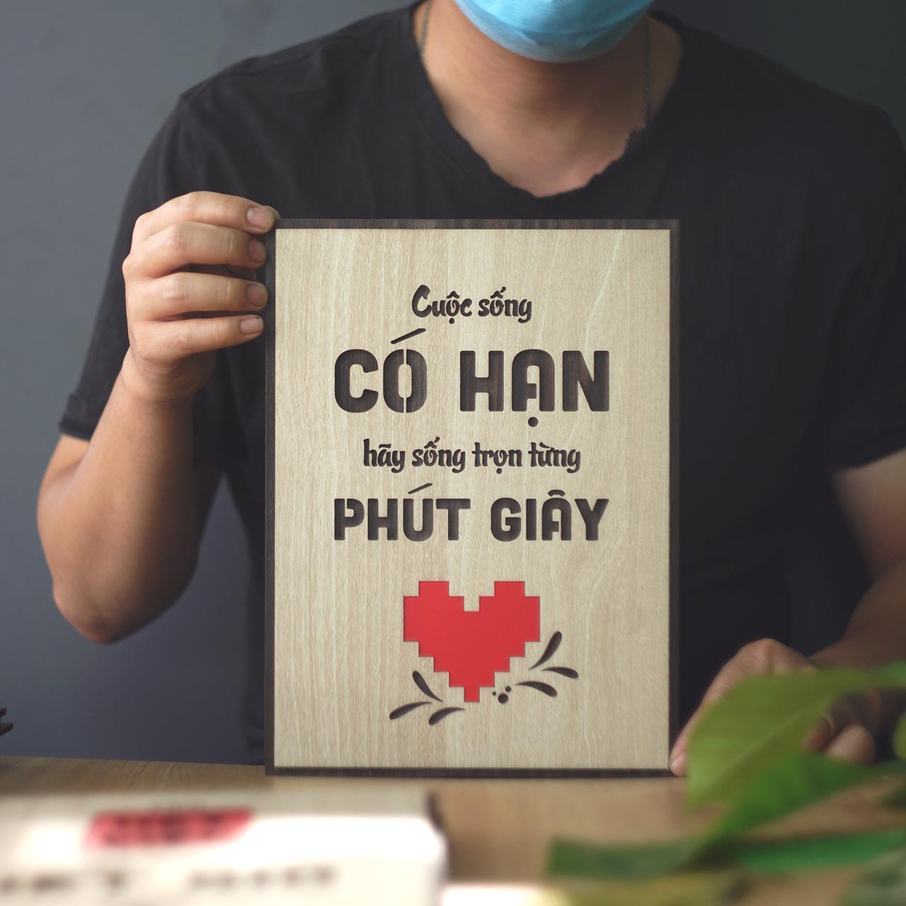 Tranh Poster Chất TBIG126: Cuộc sống có hạn hãy sống trọn từng phút giây