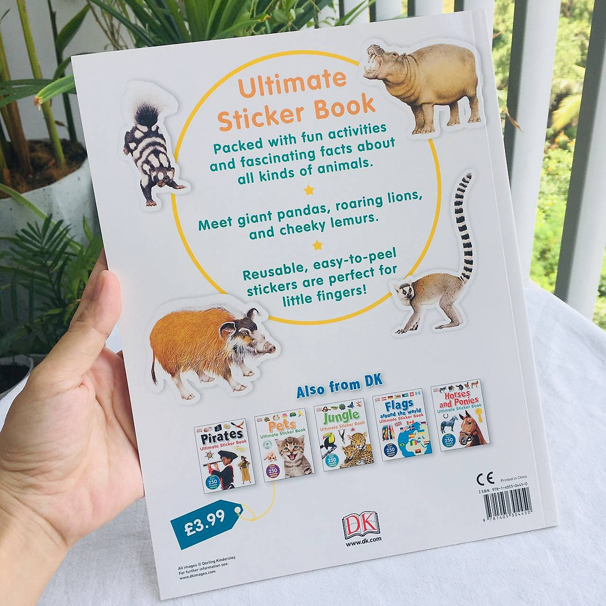 Ultimate Sticker Book Animal