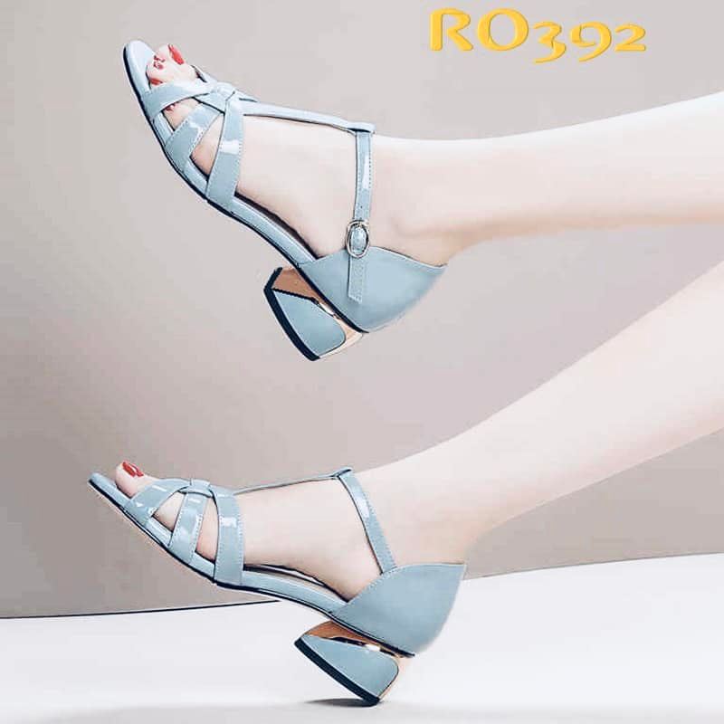 Giày sandal nữ cao gót 2 phân hàng hiệu rosata hai màu xanh kem ro392