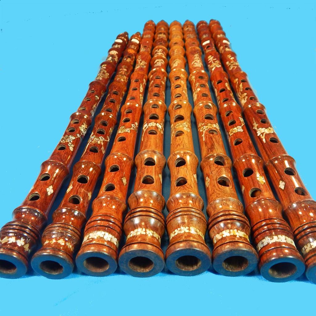 Sáo gỗ Cẩm lai cẩn ốc A4 Trần Trung