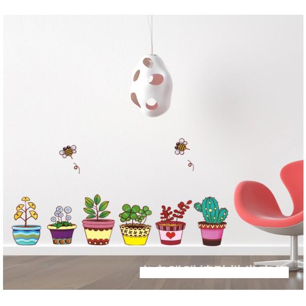 Decal trang trí tường - Nhiều Chậu Hoa Hoạt Hình Ong Vàng