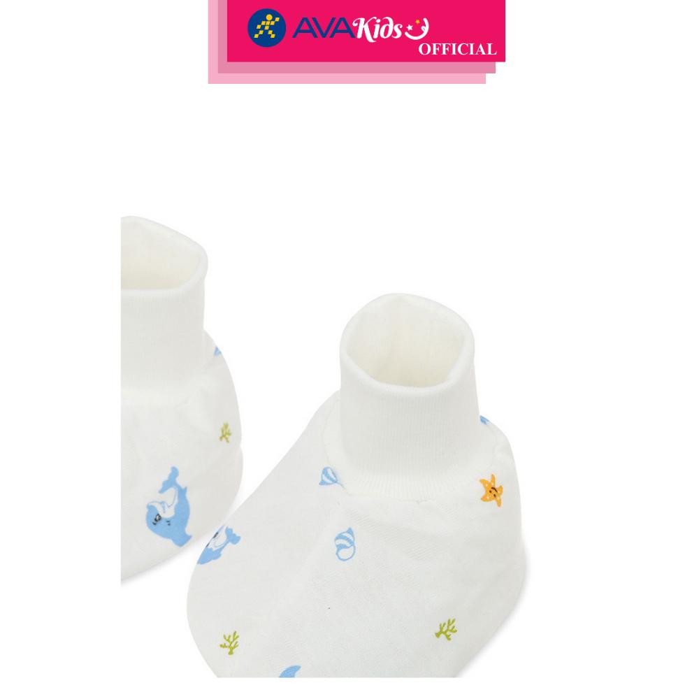 Bộ bao tay, bao chân in cá heo xanh IQ Baby màu trắng (0 - 3 tháng) - Hàng Chính Hãng