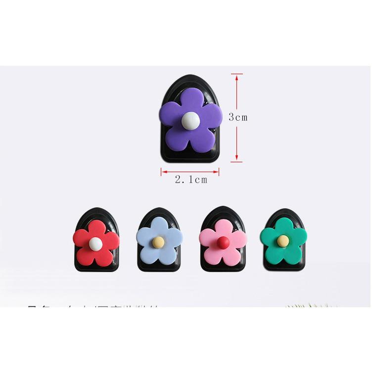 Set 2 móc treo đồ đa năng trong ô tô dạng dính gắn hoa sắc màu -Hoàng Đông Shop