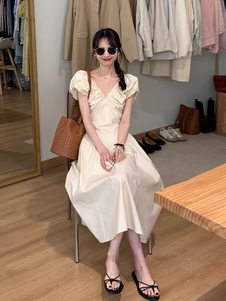 Đầm cổ v nhún vai dáng dài ulzzang
