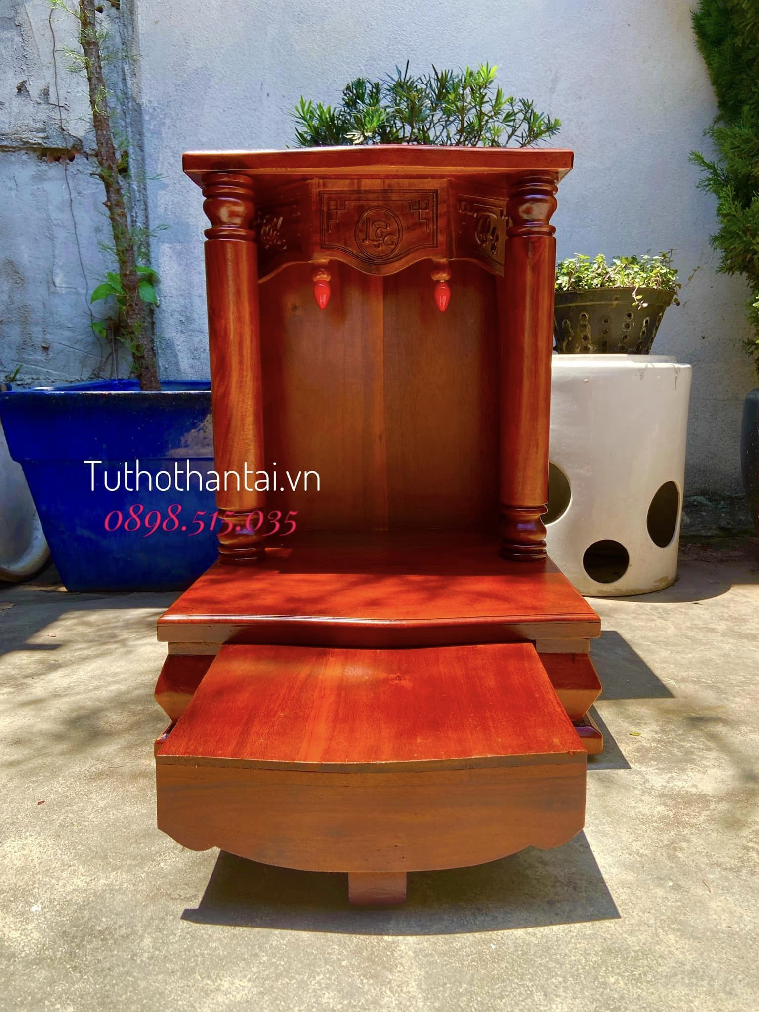 Bàn thờ thần tài gỗ Tràm cột Tròn trơn 48 X 68CM