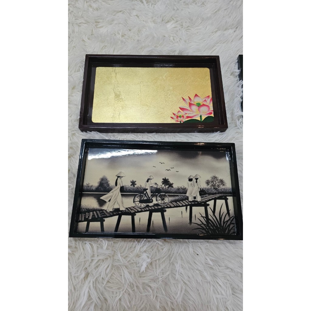 Khay gỗ sơn mài cao cấp vẽ cô gái áo dài, hoa sen size 15x25x2.5 cm đẹp mắt, sang trọng, quà tặng ý nghĩa