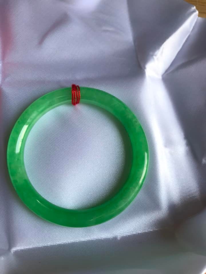 Vòng cẩm thạch Lý T 50mm x 7mm Màu xanh ngọc bóng đều đẹp Nữ mệnh Mộc mệnh Hỏa 50kg - 55kg đeo ạ