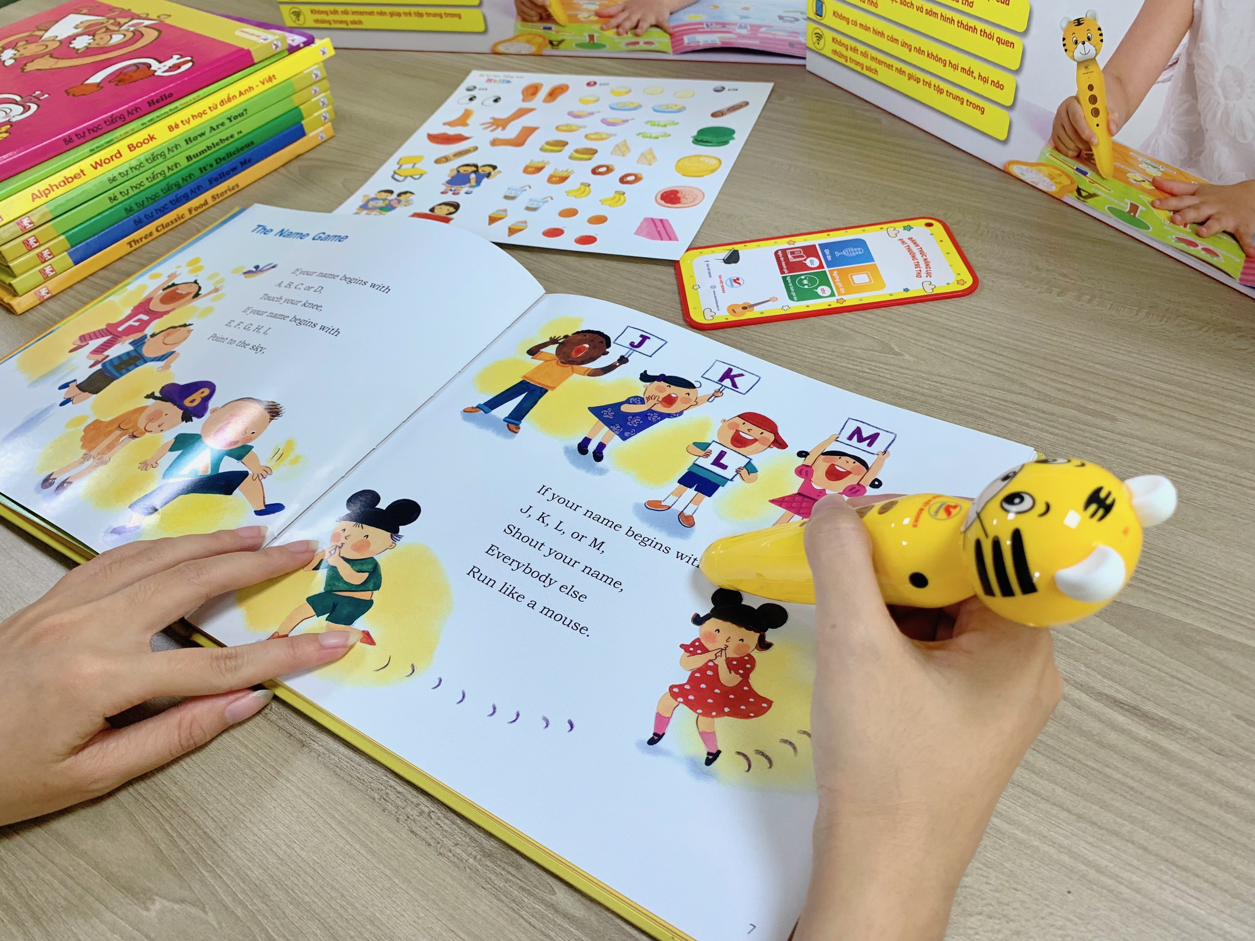 Bút Chấm Đọc: Học Tiếng Anh - Đánh Thức Năng Lực Phi Thường Từ Trẻ Thơ