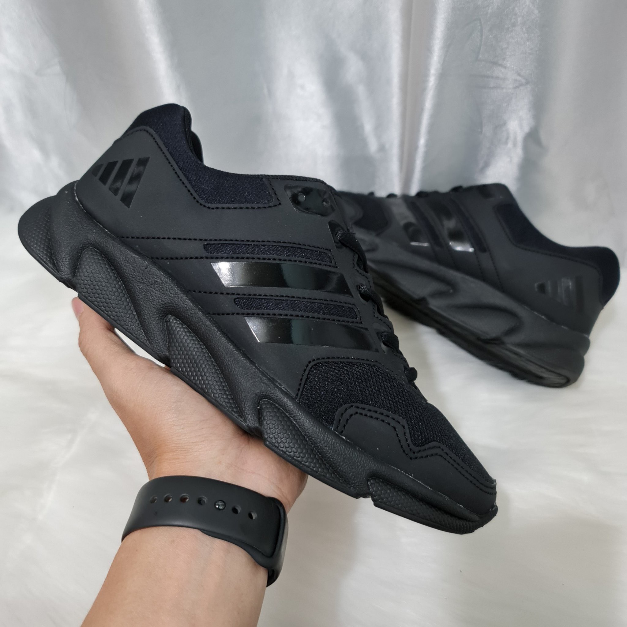 Giày Thể Thao Nam Nữ, Chạy Bộ, Tập Gym Màu Đen Đê Đen – 40 – Đen Đế Đen