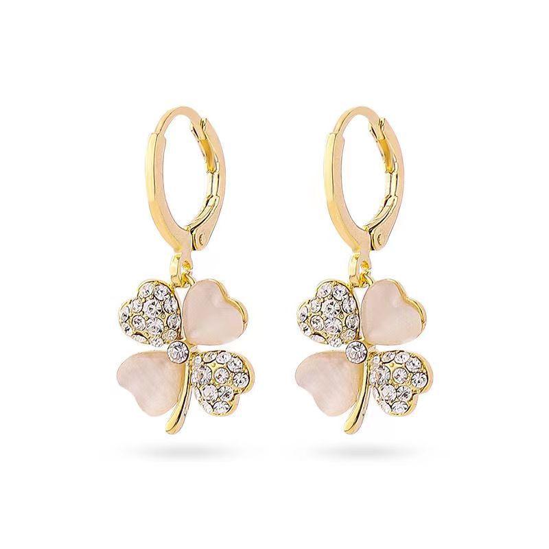 Khuyên tai cỏ ba lá opal đá