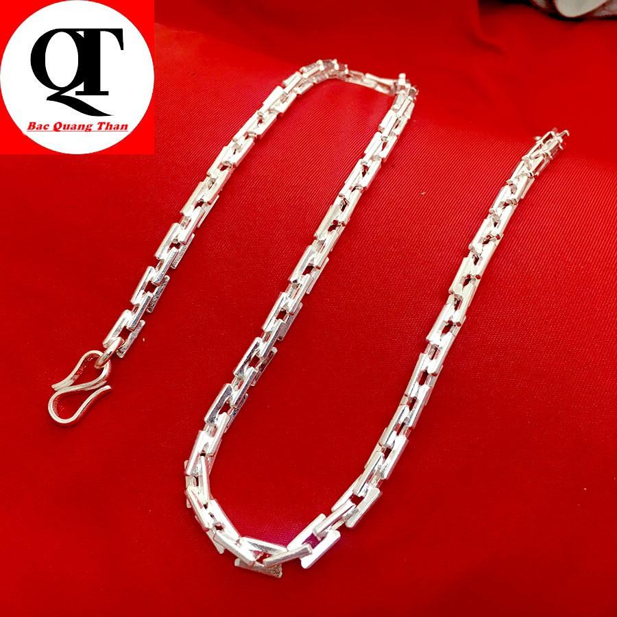 Vòng đeo cổ nam Bạc Quang Thản thiết kế kiểu dây tròn độ dài 50cm, trọng lượng có nhiều lựa chọn chất liệu bạc ta.