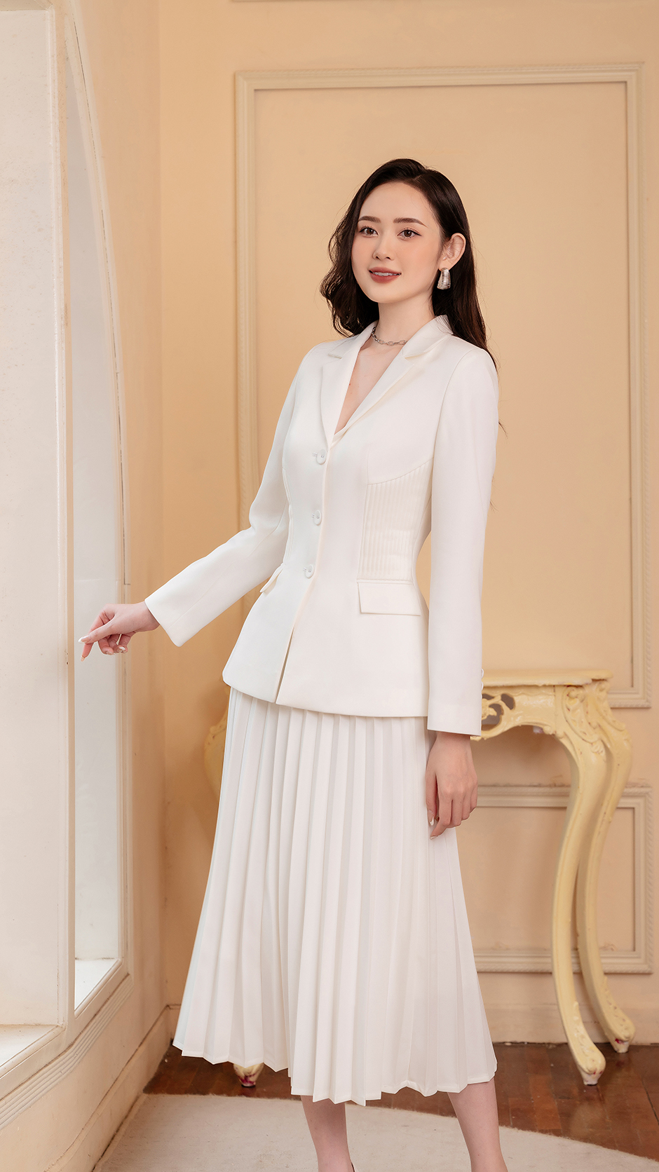 Set áo blazer & chân váy Colonnade màu trắng thiết kế cao cấp WHITE CHIC