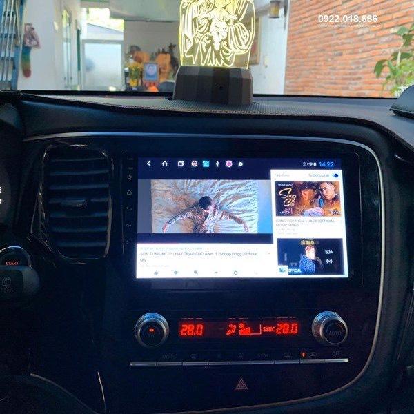 Mặt dưỡng kèm dây nguồn lắp cho màn xe MITSUBISHI OUTLANDER 2020-2022