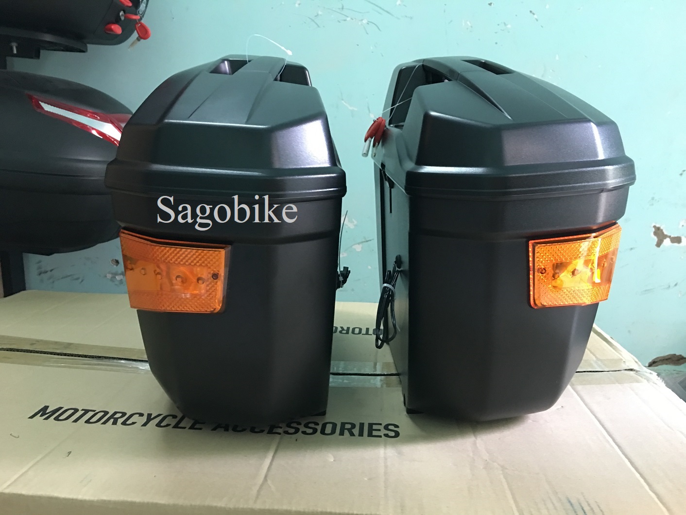 Thùng hông FZS, thùng hông givi E22NS_OR và baga hông lắp cho xe FZ S