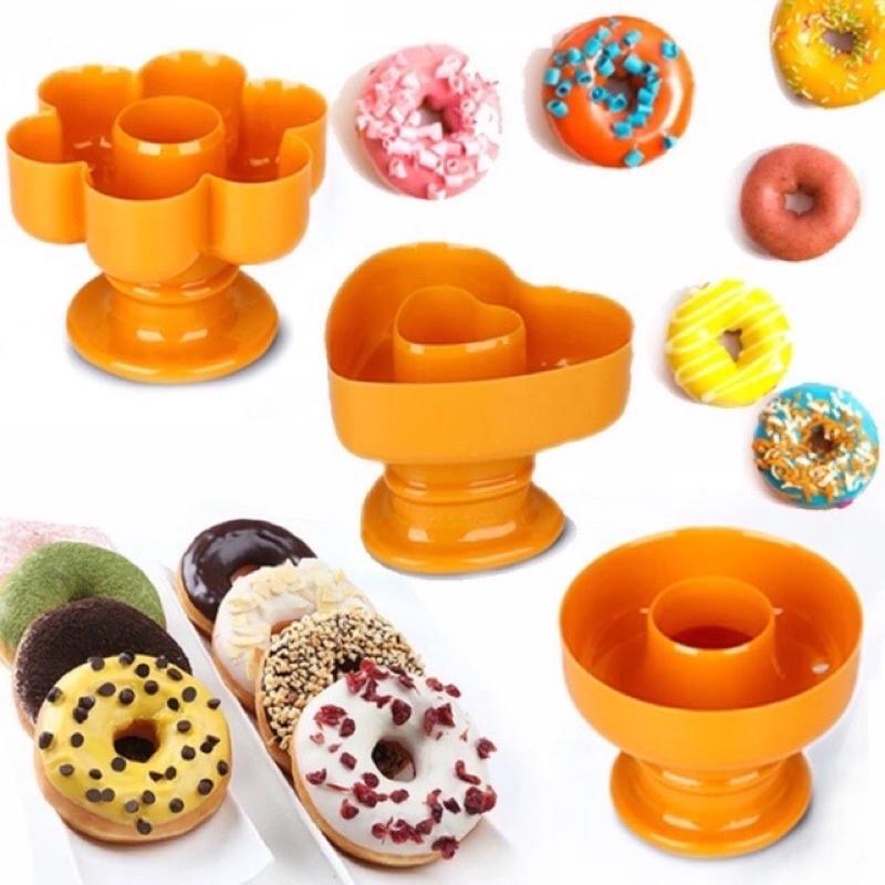 Khuôn donut hình tròn , hình hoa, hình tim