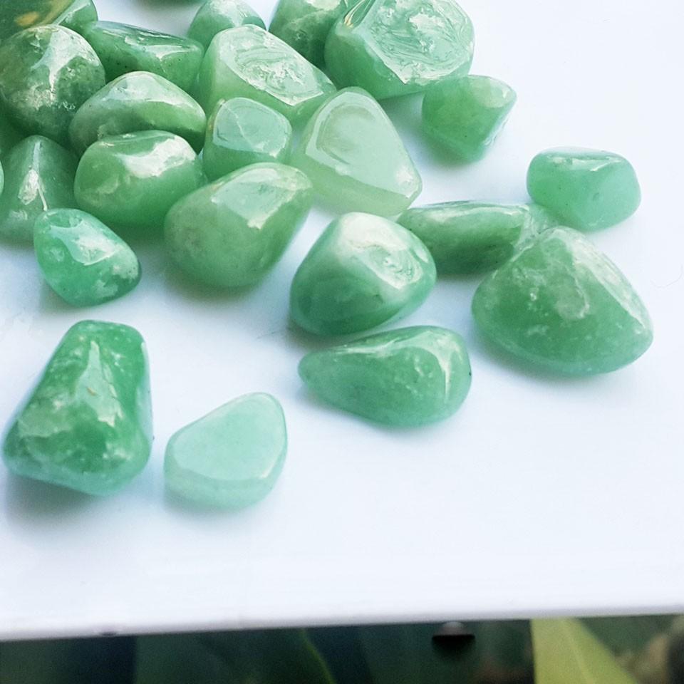 Đá thanh tẩy chơi bài tarot màu xanh lá