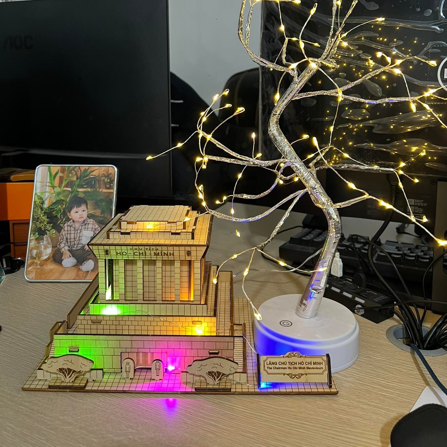 Đồ chơi lắp ráp gỗ 3D Mô hình Lăng Chủ tịch Hồ Chí Minh - Mô hình Lăng Bác Hồ - Tặng kèm Đèn LED