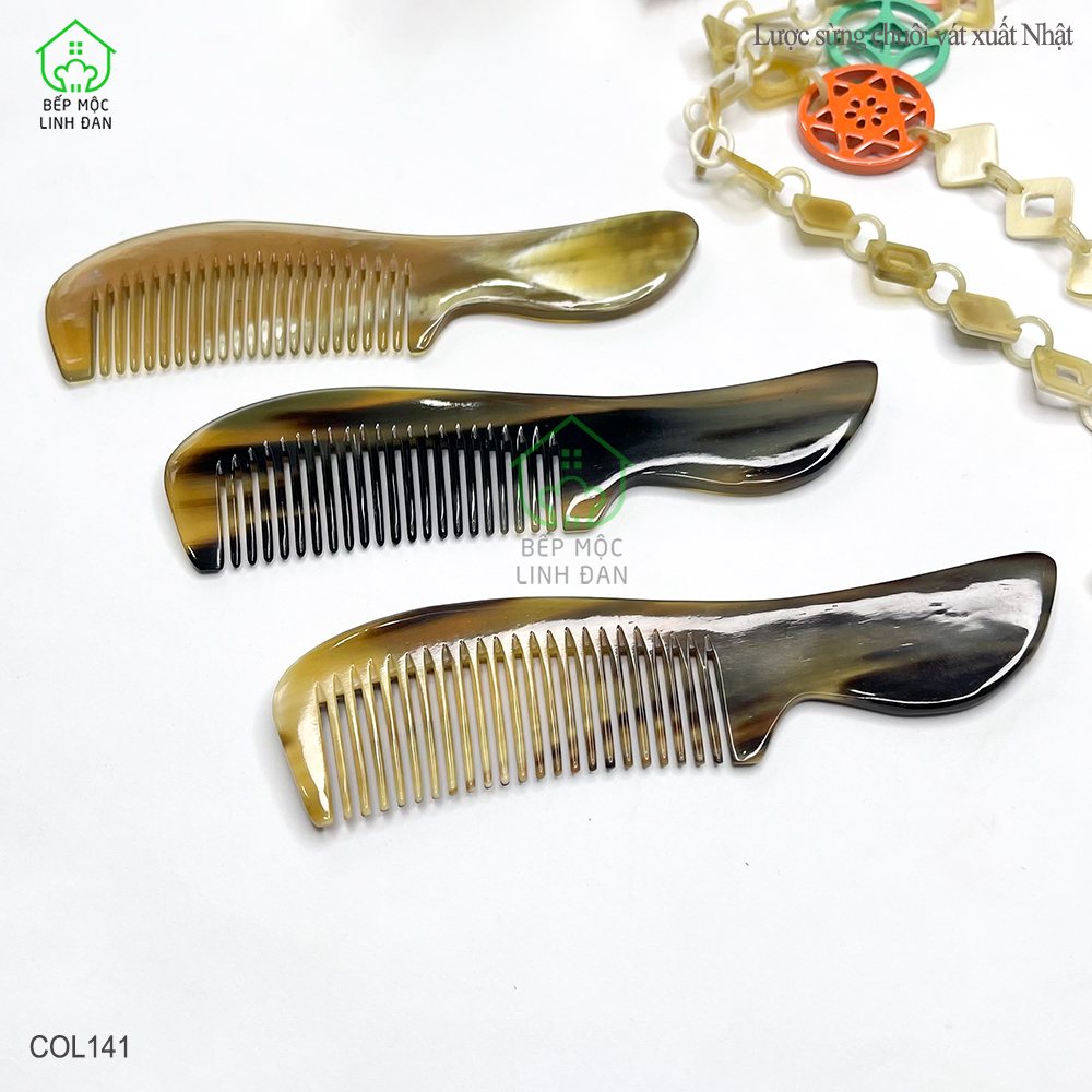 Lược Sừng Xuất Nhật Chuôi Vát Cỡ Nhỏ Tiện Dụng Bỏ Túi