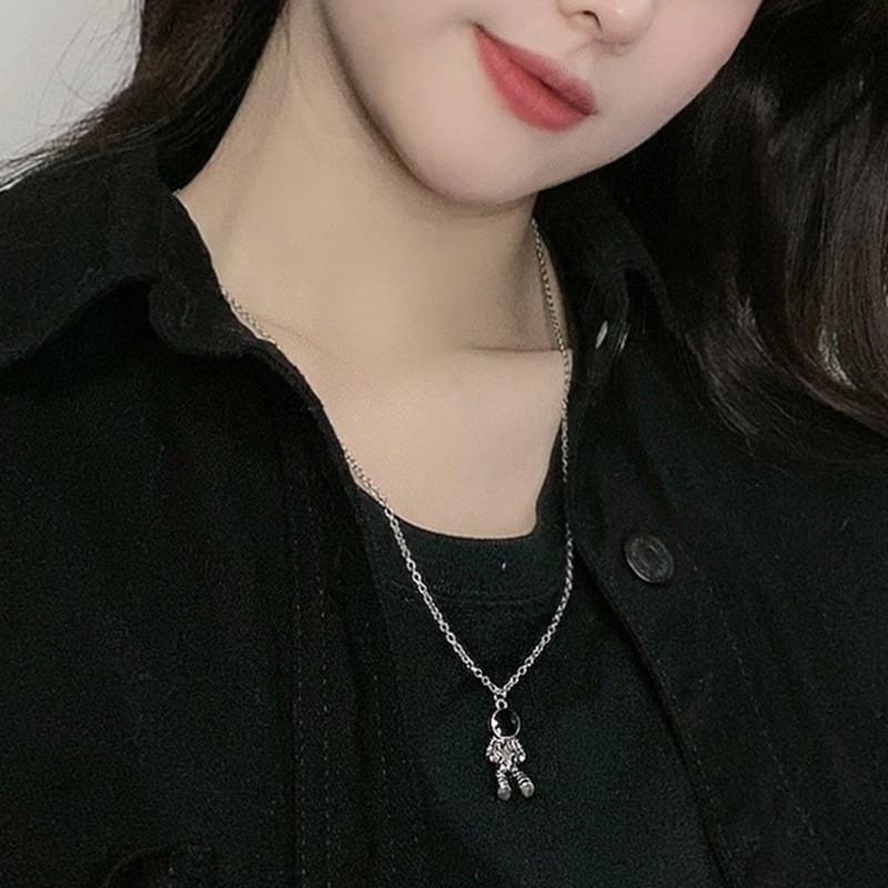 Vòng cổ Mặt Hình Phi Hành Gia Cho Cặp Đôi