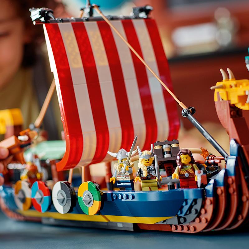 Đồ Chơi LEGO Tàu Của Người Viking Và Rắn Khổng Lồ 31132 (1192 chi tiết)