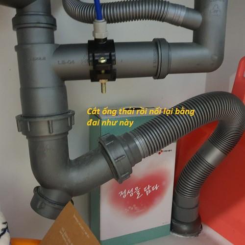 Van thải máy lọc nước TIỆN LỢI, BỀN ĐẸP nối liền với bộ xi phông bồn rửa chén bát