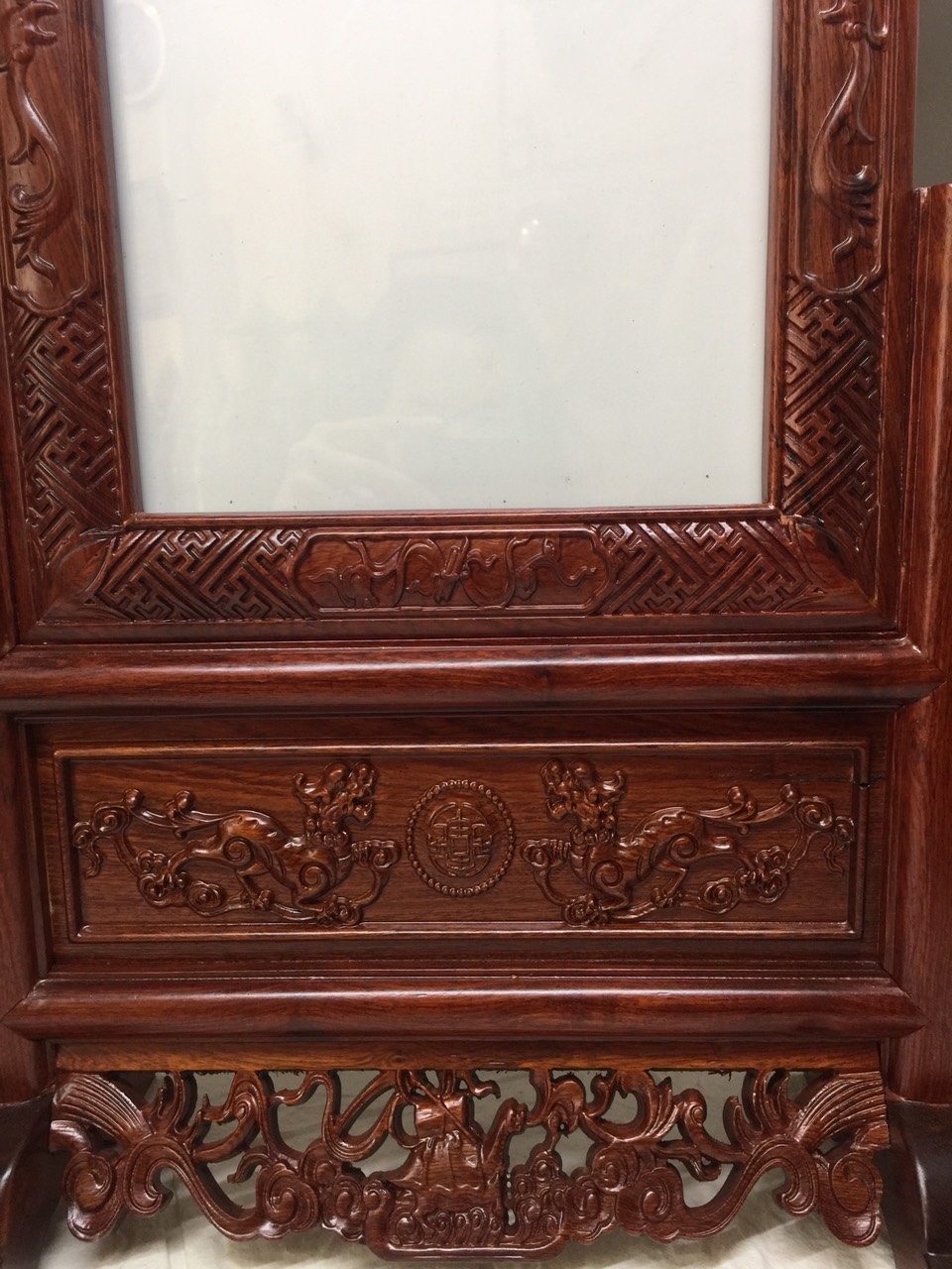 Khung hình thờ đục rồng tinh xảo