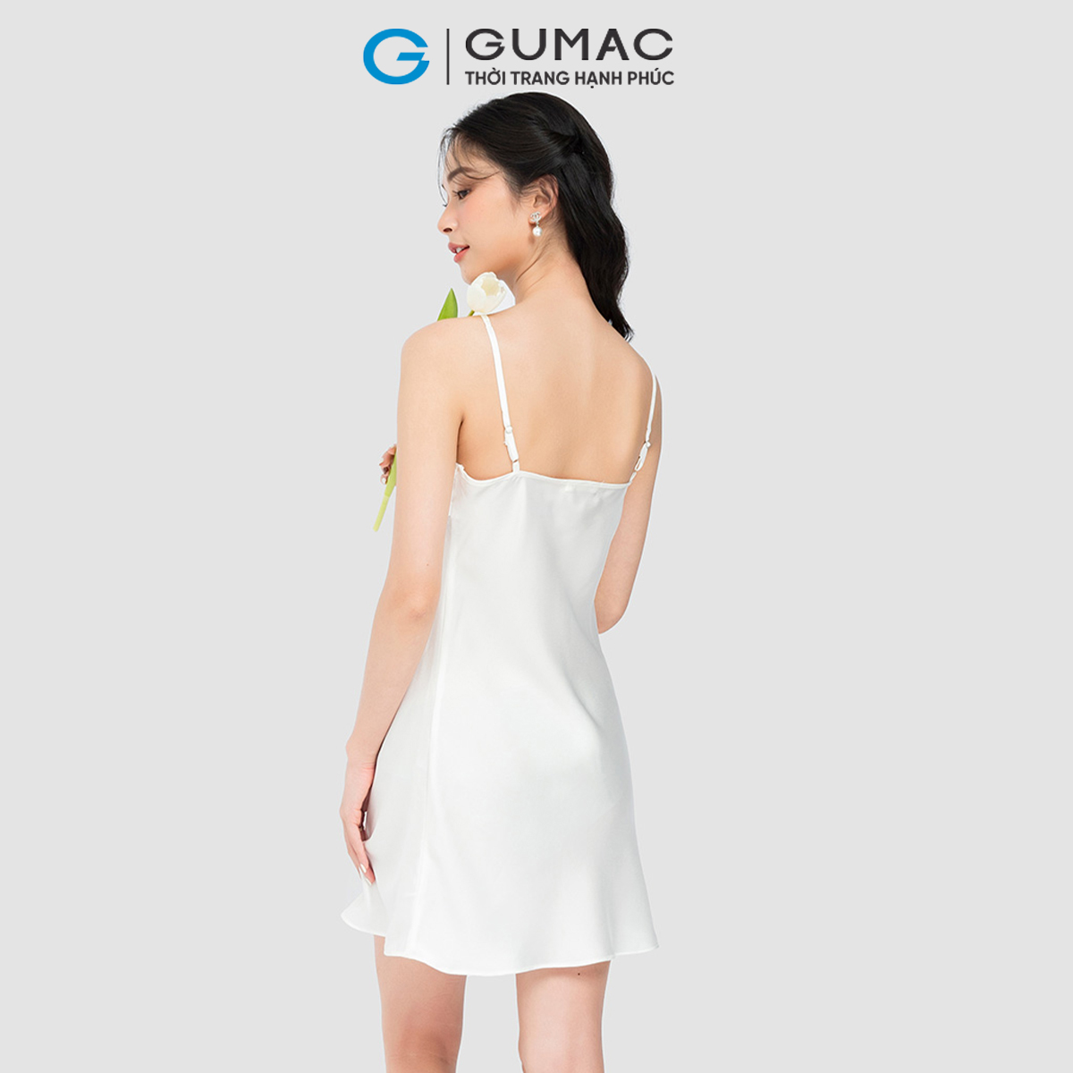 Đầm ngủ nữ thời trang GUMAC 2 dây xoắn ngực chất liệu lụa DC10060