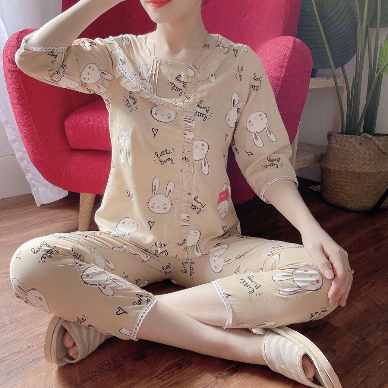 Quần áo phối ren lệch cách điệu