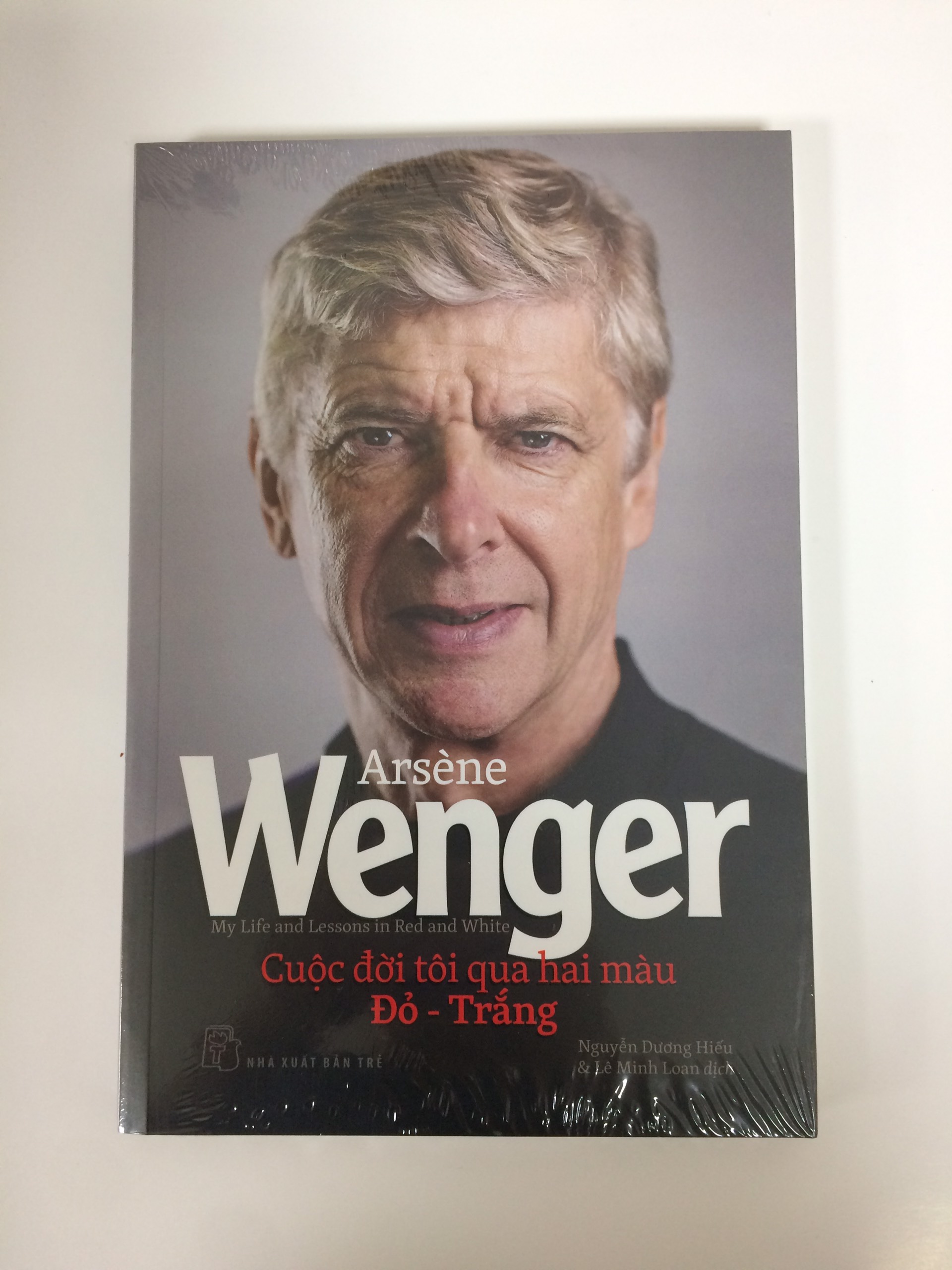 ARSÉNE WENGER - CUỘC ĐỜI TÔI QUA HAI MÀU ĐỎ - TRẮNG