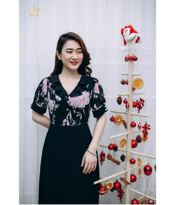 Đầm form A thiết kế trung niên Cổ tim bèo kết nút tay ngắn Đen hoa hồng TTV1184