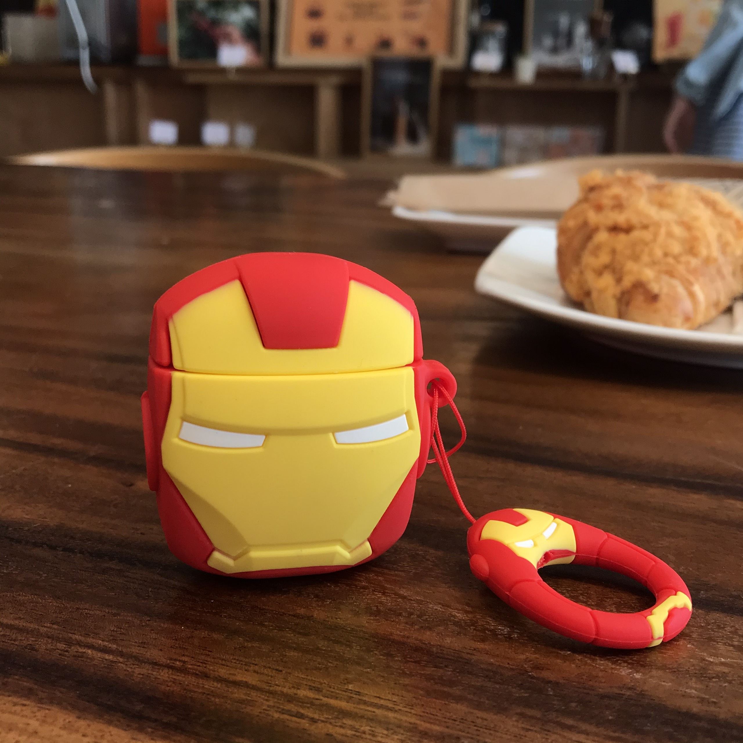 Case Ốp Silicon Bảo Vệ Cho Apple AirPods / AirPods 2 Iron Man