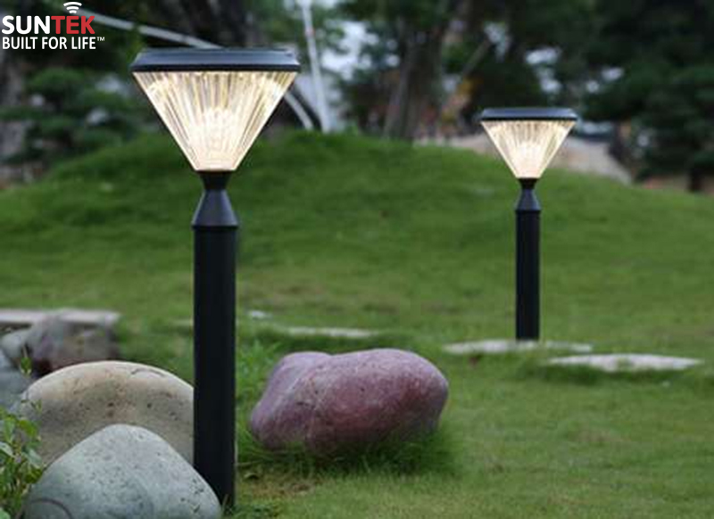 Đèn Sân Vườn Năng Lượng Mặt Trời SUNTEK GD06 - Hàng Chính Hãng - Bảo hành 2 năm