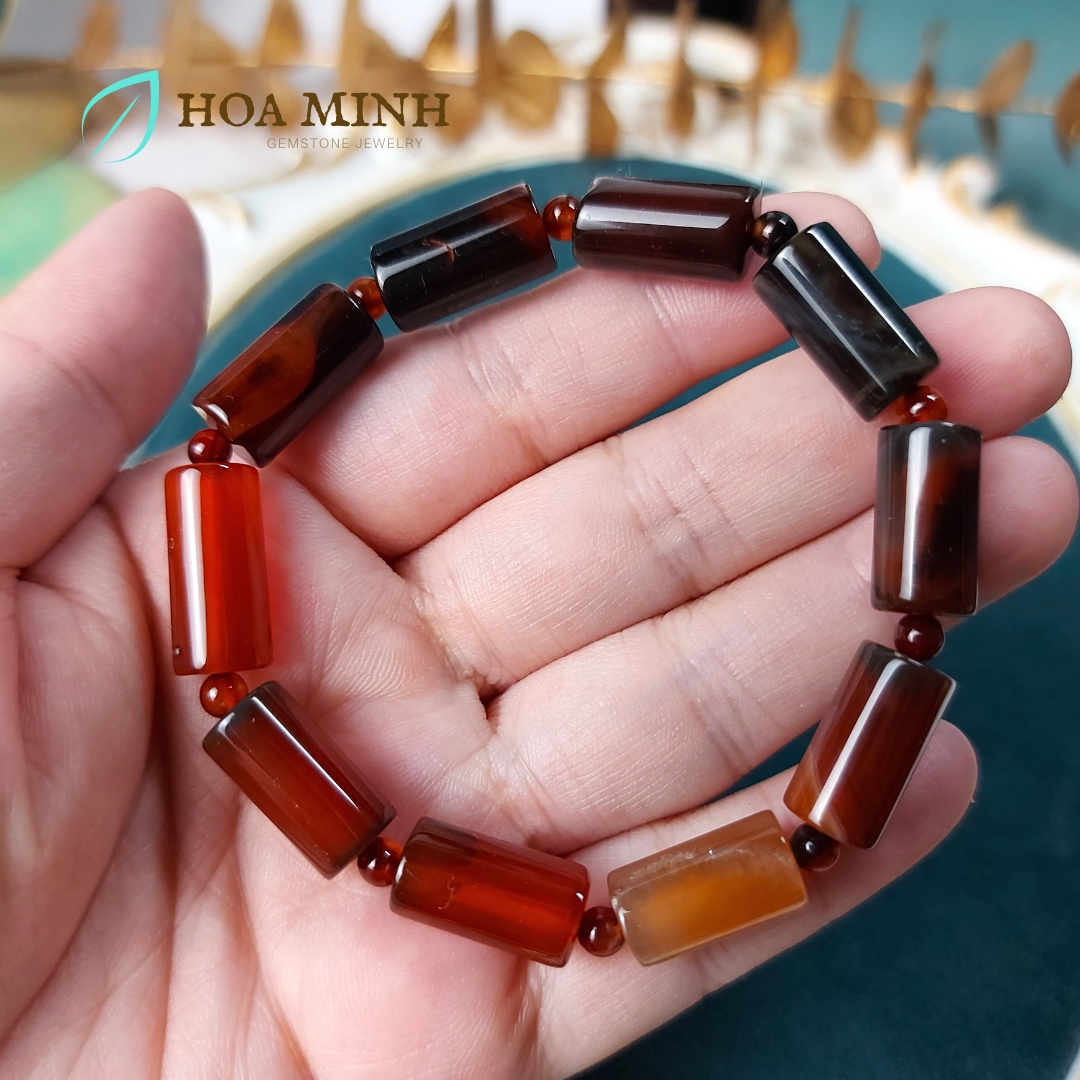 Vòng tay phong thủy đá Mã Não ảo mộng (dreamy agate) kiểu lu thống dài size 8.3 x 16mm dài xen kẽ viên tròn, phong cách độc đáo thời trang