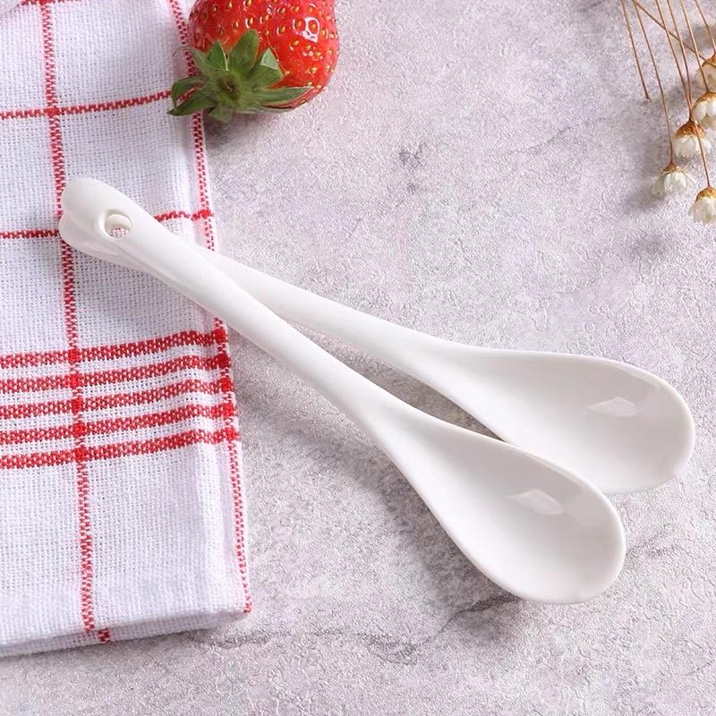 Muỗng Cà Phê Bằng Sứ Tay Cầm Dài Màu Trắng