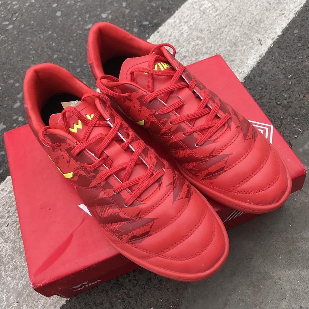 Siêu phẩm mẫu giày đá bóng có đinh đôi giày đá sân cỏ nhân tạo giày khâu Full đế cao cấp