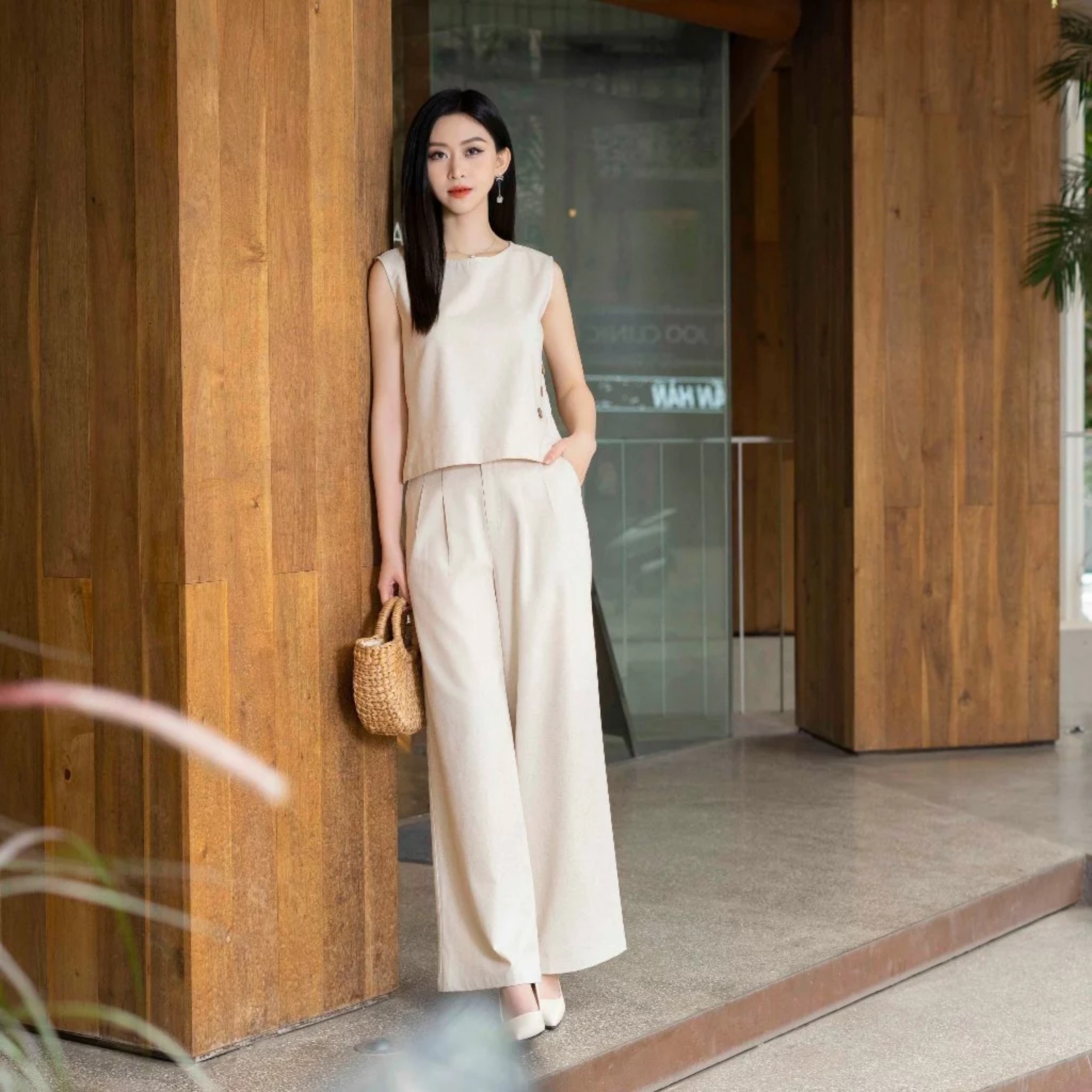 Bộ áo sát nách và quần ống rộng chất linen thoáng mát phối họa tiết khuy giả cạnh sườn BV07